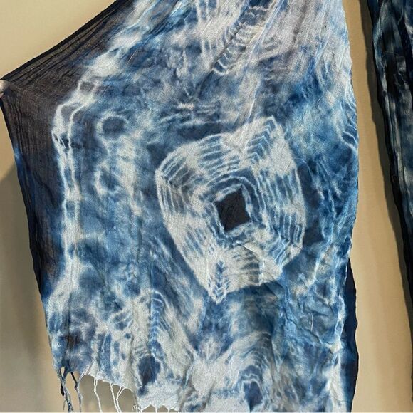 Tie Dye Blue Oversized Scarf - Picture 2 of 3